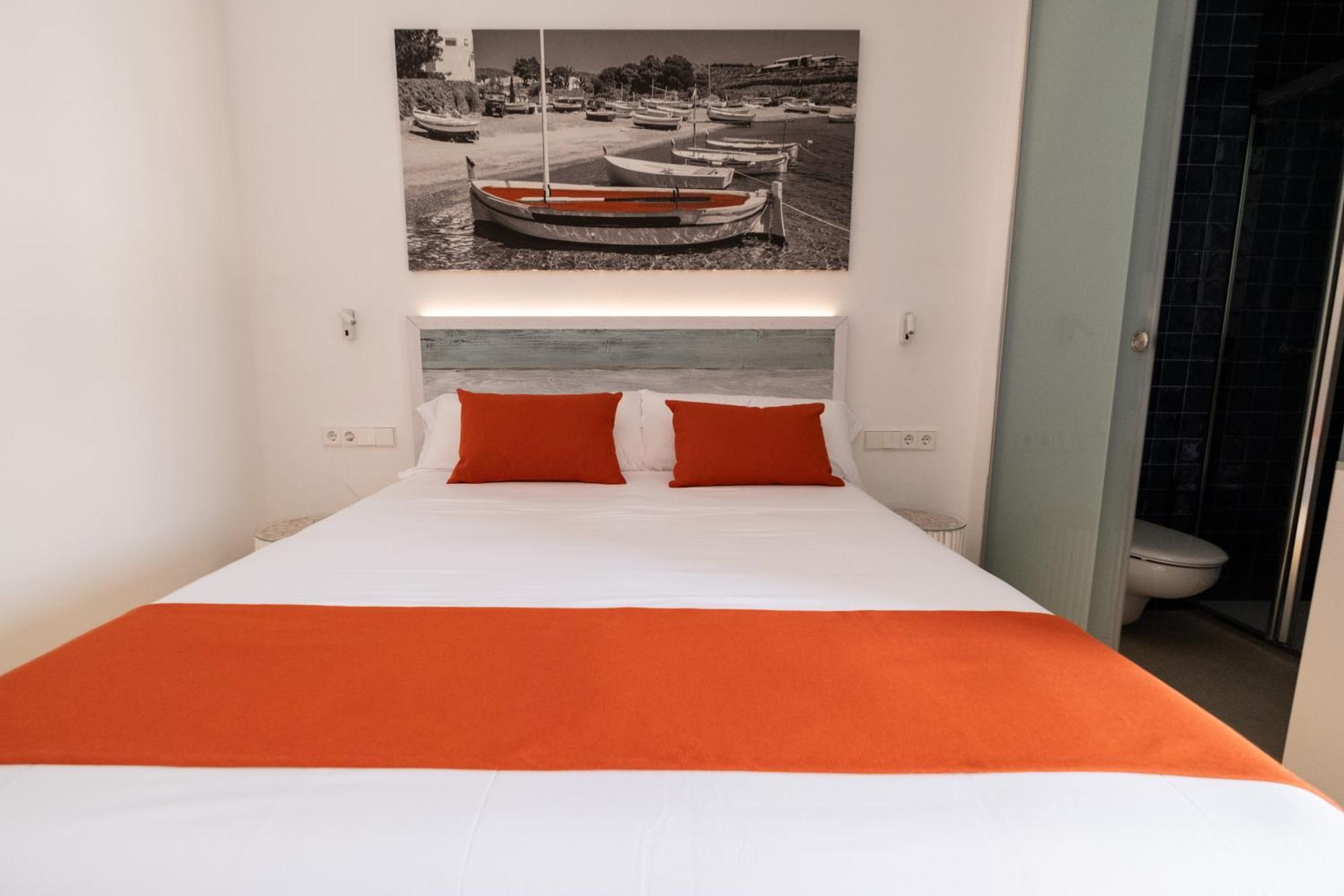 Hotel Boutique Es Blau Cadaques Bagian luar foto