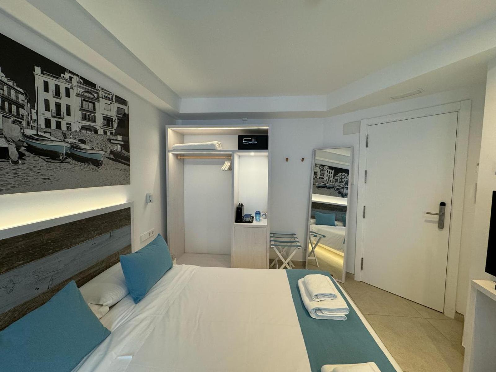 Hotel Boutique Es Blau Cadaques Bagian luar foto