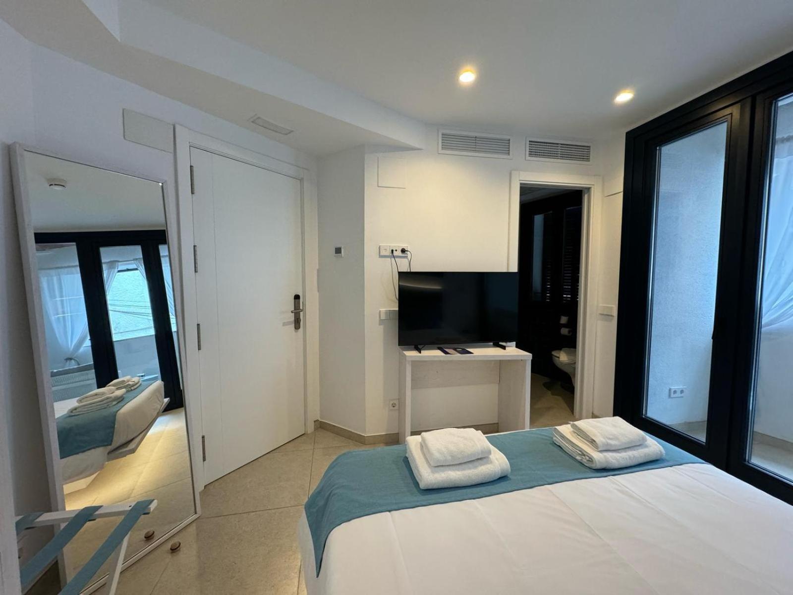 Hotel Boutique Es Blau Cadaques Bagian luar foto
