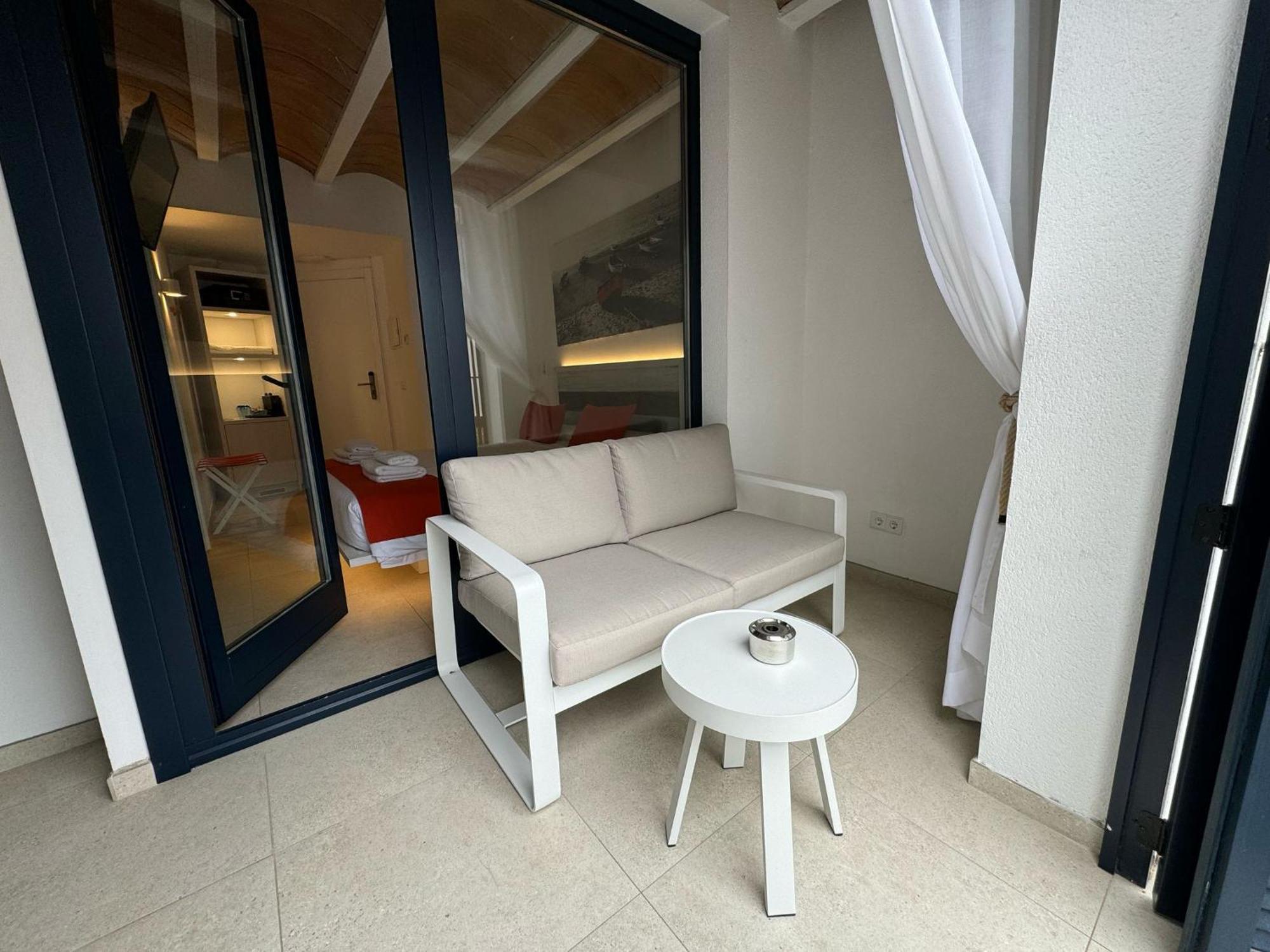 Hotel Boutique Es Blau Cadaques Bagian luar foto