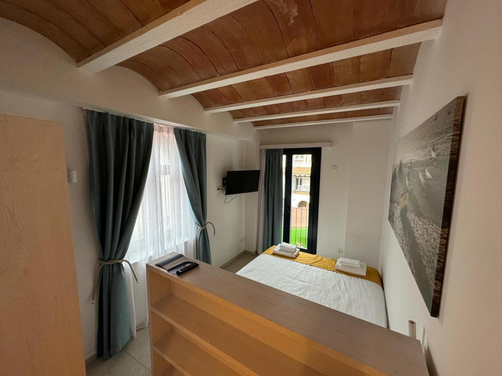 Hotel Boutique Es Blau Cadaques Bagian luar foto